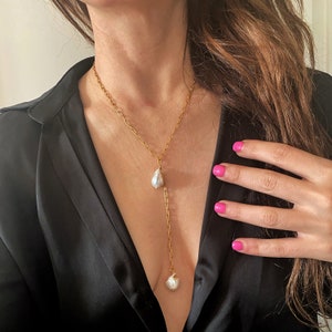 Baroque pearl necklace, lariat y necklace, elegant delicate pearl necklace, long pearl chain necklace,