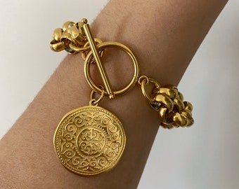 Bracelet de pièces de monnaie dorées, bracelet à chaîne épaisse avec charme, bracelet de déclaration, bracelet à grosses pièces, bracelet de style rétro, médaillon de bracelet