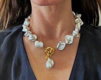 Irregular shell necklace with baroque pearl pendant, chunky pearl shell necklace, oversized toggle necklace for woman