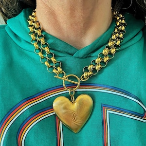 heart necklace, gold oversized heart necklace, toggle necklace with giant heart, big  heart necklace, chunky y2k jewelry, 90s aesthetic