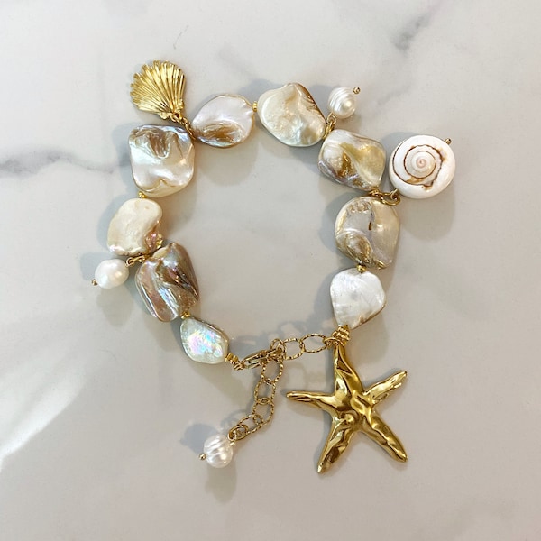 Übergroßes Muschel- und Muschelarmband, Boho-Brautschmuck, Sommer-Strand-Hochzeitsschmuck, Muschel-Charm-Armband, natürliches Muschel-Charm-Armband