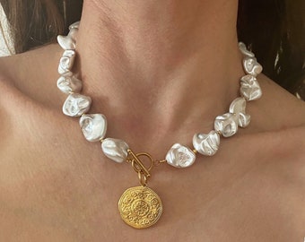 Pearl coin necklace, irregular shell bead necklace, toggle clasp shell necklace, boho bridal jewelry, big gold coin necklace