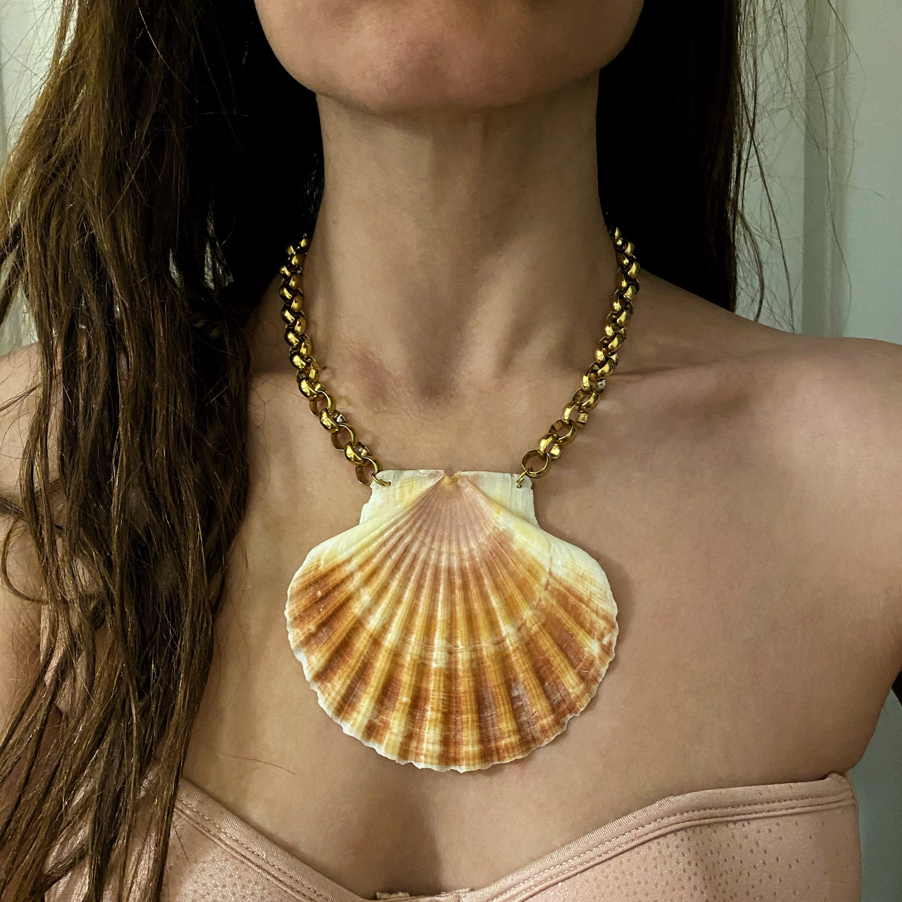 Real clam shell best sale necklace