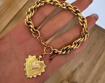 ヴィンテージ GUESS チャームブレスレット：ゴールドトーンケーブル 