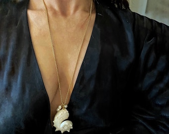 collier pendentif en coquillages, longue chaîne avec palourdes, collier de palourdes naturelles, collier de coquillages surdimensionné, esthétique sirène, énorme collier de coquillages