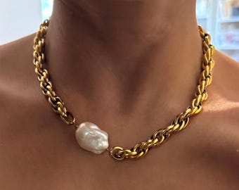 Chunky Gold Tone Baroque Pearl Pendant Necklace: Statement Jewelry