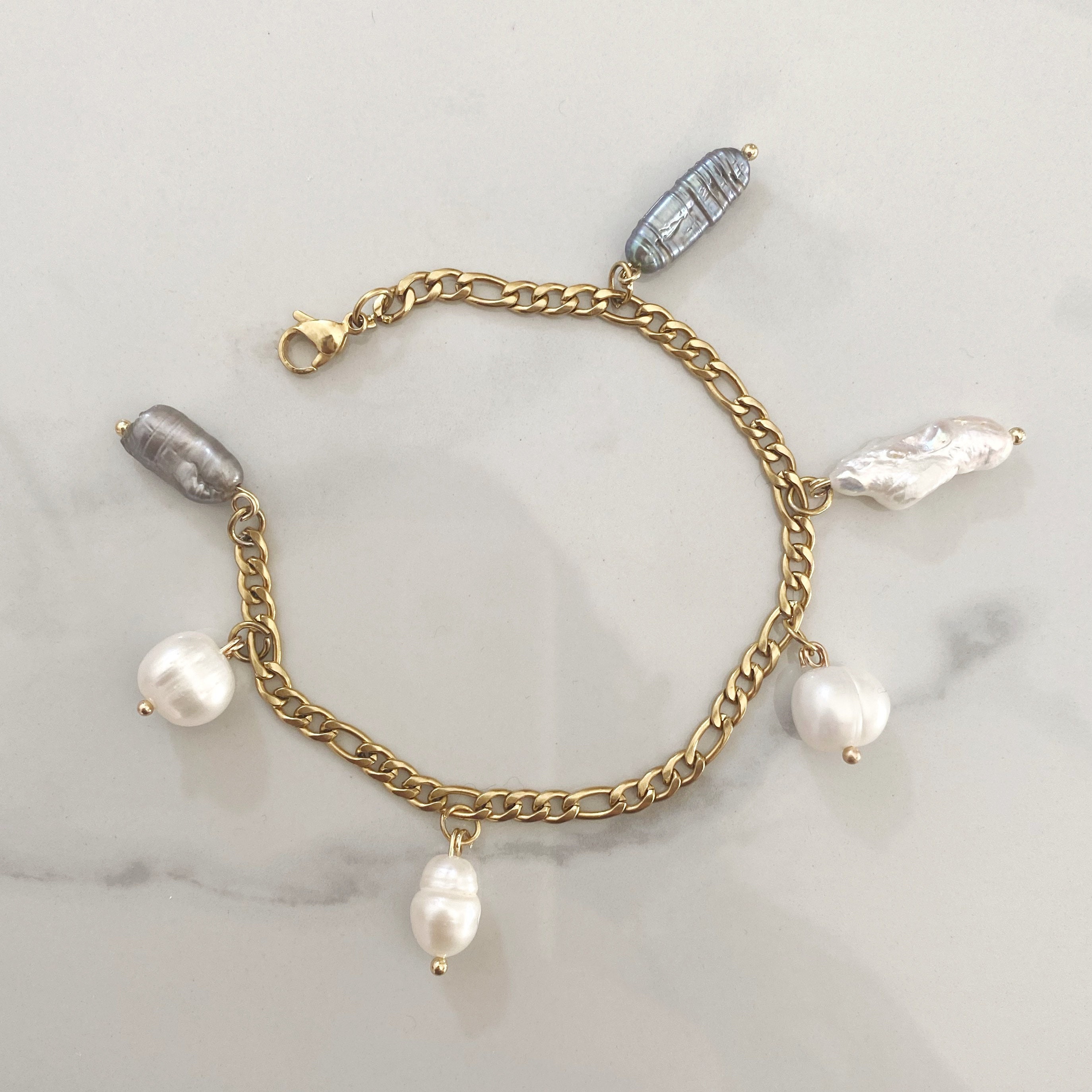 大流行中！ Pearl Charm Bracelet, Baroque Pearl Bracelet, Irregular アクセサリー