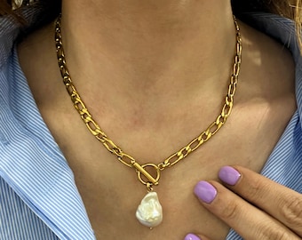 freshwater Baroque Pearl Pendant Necklace, Figaro Chain, Toggle Clasp