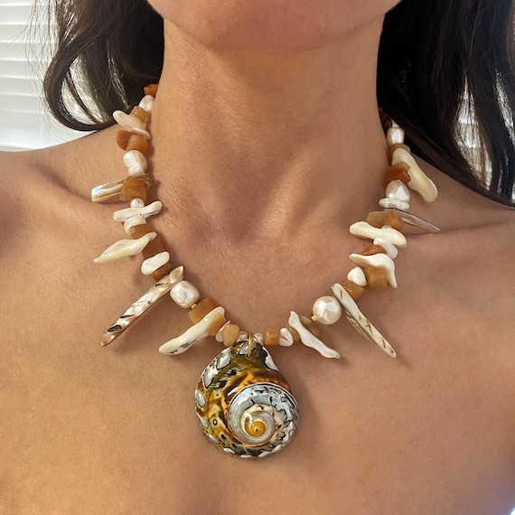 Large shell pendant necklace, natural shell necklace, pearl shell necklace, boho bridal jewelry, mermaid necklace, seashell jewelry