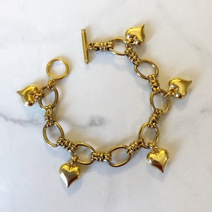 Heart charms bracelet, gold heart bracelet, gold chunky bracelet, big gold bracelet, retro aesthetic jewelry, y2k jewelry, everyday jewelry