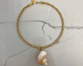 Schelpenketting, ketting met schelphanger, vakantiesieraden
