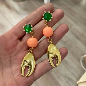 Crab earrings, lobster claw charm earrings, y2k jewelry, aesthetic jewelry, gold charm jewelry, large gold earrings, dangling fun earrings