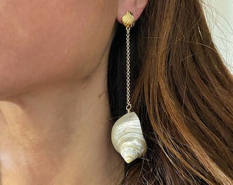 Long shell earrings, natural shell earrings, large sea shell earrings, gold clam earrings with charm, mermaid aesthetic, dangle earrings