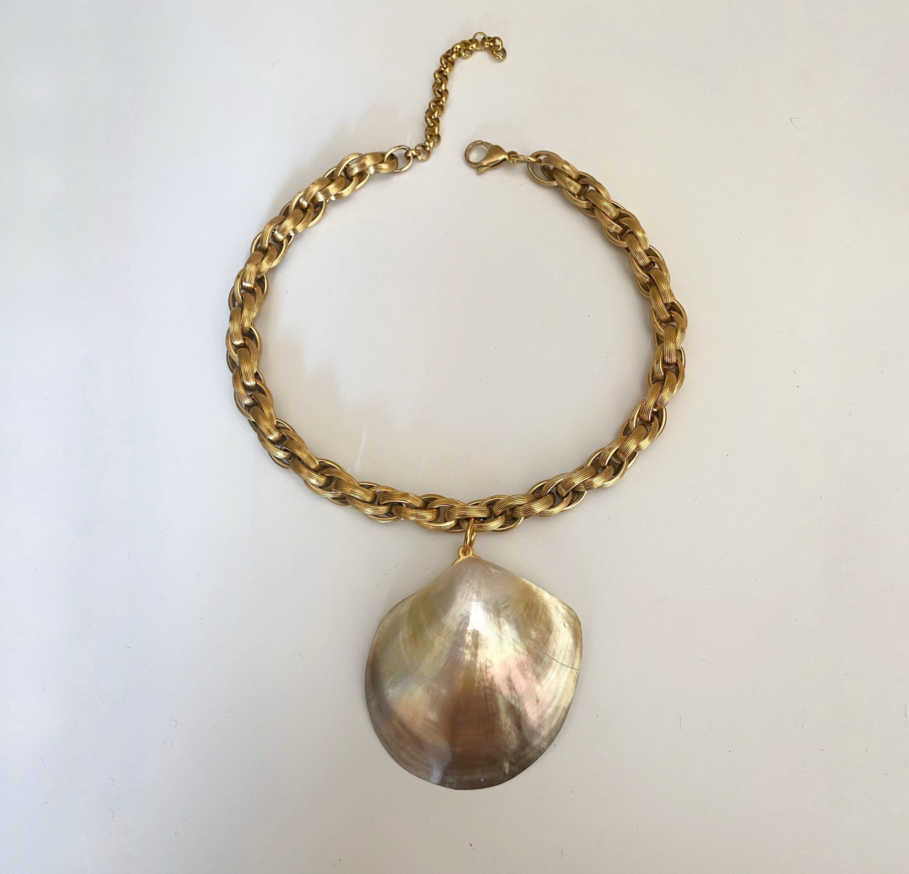 shell pendant necklace, natural sea clam necklace,  shell necklace, mermaid aesthetic,  shell necklace, luxury beach jewelry