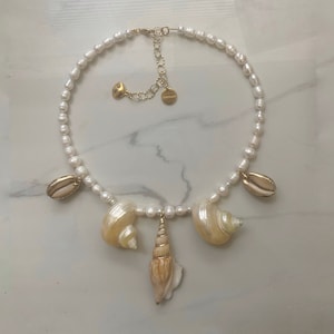shell charms necklace, pearl seashell necklace, large natural seashell necklace, mermaid core, freshpearl necklace, summer jewelry