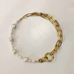 Half chain half pearl necklace, choker with baroque pearls, short chunky necklace with freshpearls, aesthetic modern jewelry