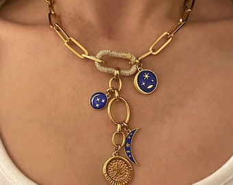 Collar con mosquetón de circonita, collar con dijes de estrella y luna creciente, collar con dijes de lazo en forma de Y, collar con cadena de clip, collar con dije de candado
