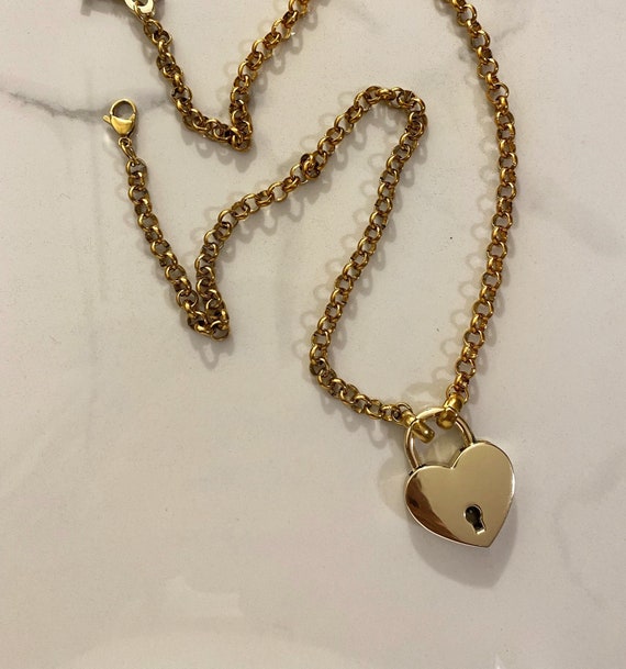 Big store lock necklace