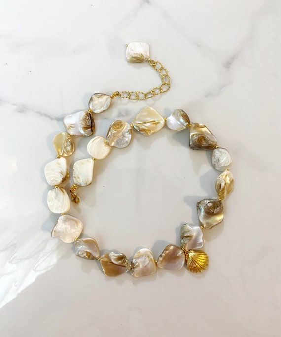 Gold shell necklace choker best sale
