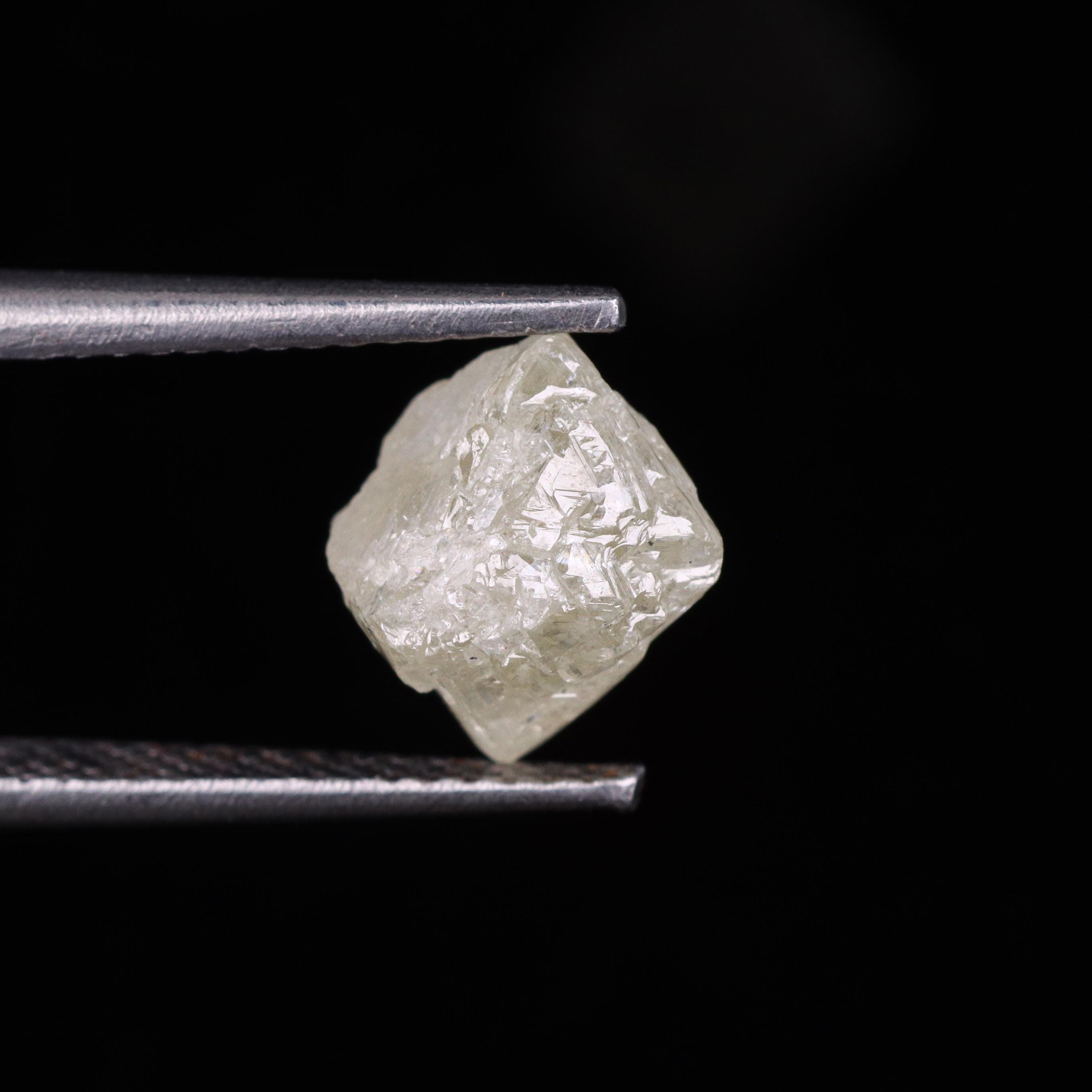 3.27 CT Natural Greenish Yellow Crystal Diamond | Raw Uncut