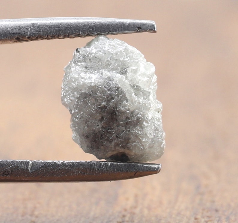 2.34 Carat 1 PCs Excellent Natural Small Size Full Light White Grey Color Raw Rough Diamond.Natural Pendant Diamond...8.4M\u00d76.2M\u00d75.2M