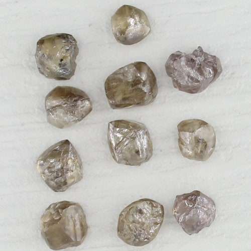 1.65 Carat Lot! 2.5 - 3.5mm Natural Rough Diamond , Light Brown Color Rough shops Diamond,Raw Diamond,Natural Loose Diamond,Conflict Free,crystals