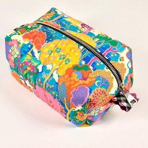 Liberty London Quilted Bag, Makeup, Travel, Cosmetic, Toiletry, Gift for Women Bridesmaid Mom, Handmade, Tana Lawn, Floral, Organizer