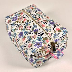 Liberty London Quilted Bag, Makeup, Travel, Cosmetic, Toiletry, Gift for Women Mom, Handmade, Tana Lawn Edenham, Floral, Organizer