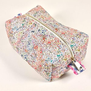 Liberty London Quilted Bag, Makeup, Travel, Cosmetic, Toiletry, Gift for Women Mom, Handmade, Tana Lawn Ianthe Blossom, Floral, Organizer