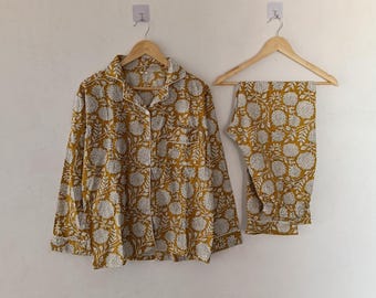 Conjunto de pijama de algodón hecho a mano: ropa de estar por casa con estampado de bloques indios