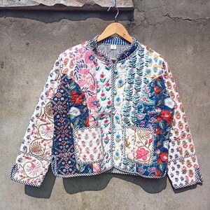ハンドメイドインド綿キルティングジャケット：花柄パッチワークコート