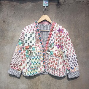 ハンドメイドコットンキルティングジャケット：花柄パッチワークリバーシブルコート