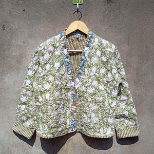 Handgemachte Wendejacke aus Baumwolle mit Grünem Blumendruck