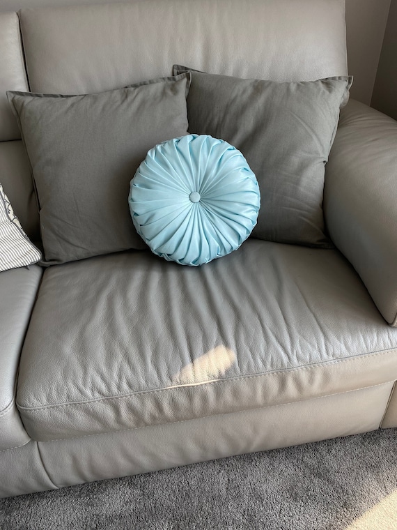 Round top pleated cushion