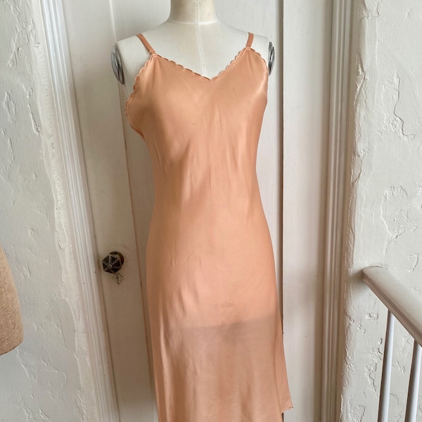 Vintage Peach Bias Cut Slip With Scalloped Edge Size 36