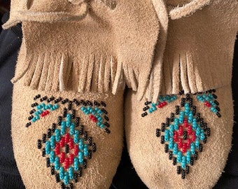 Vintage Suede Leather Fringe Beaded Native American Indian Moccasins Size 7