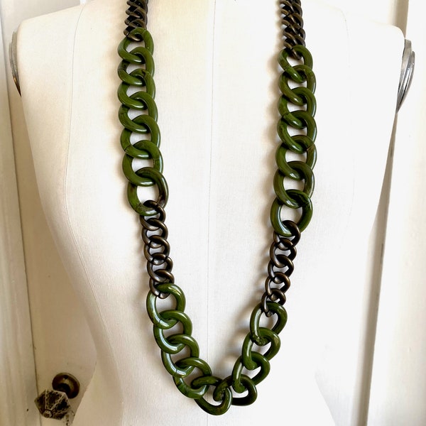 PONO, JOAN GOODMAN Green Swirled Resin Large Curb Link Necklace