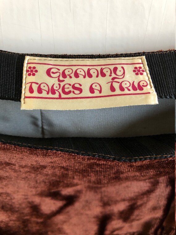 GRANNY TAKES A TRIP vintage brown velvet mini skir