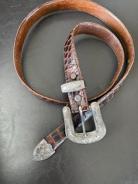 Vintage 90s Adjustable Metallic Silver Exotic Crocodile Italian Leather Belt lucky-vintage-seattle-1990s-  main image 2