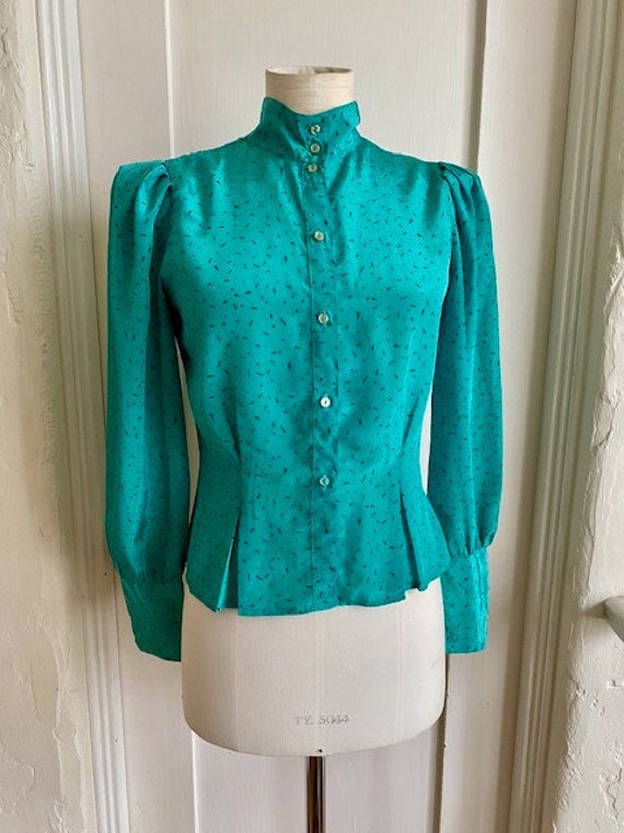 Vintage 1980 vintage wave design high neck tops
