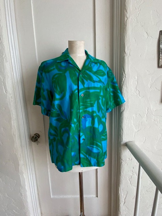Vibrant Blue/Green Vintage Hawaiian Togs Shirt Siz