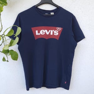 Vintage T-Shirt von Levis mit Brustlogo - Herren Größe L - marineblau rot - streetwear casual