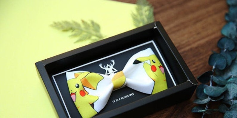 Pajarita sedosa caja de regalo novios hombres pajarita regalo despedida de soltero Pikachu