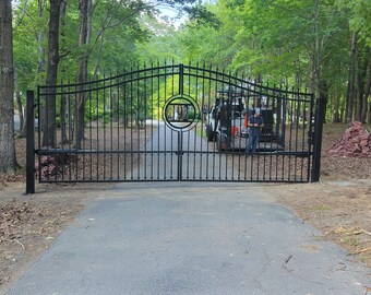 Custom Estate Driveway Gate with address