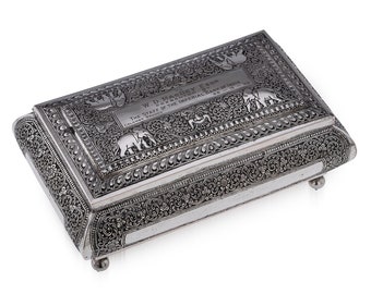 Mid 20th Century Sri Lankan Solid Silver Repousse Box, Colombo c.1930