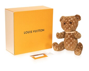 Louis Vuitton crea un osito de peluche y relanza su icónica