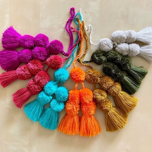 Pom Pom - Tassel, 5 scoop POM POM charm, Pom Pom tassels for favors, Pom Pom Tassels for Bags, Colorful Decor