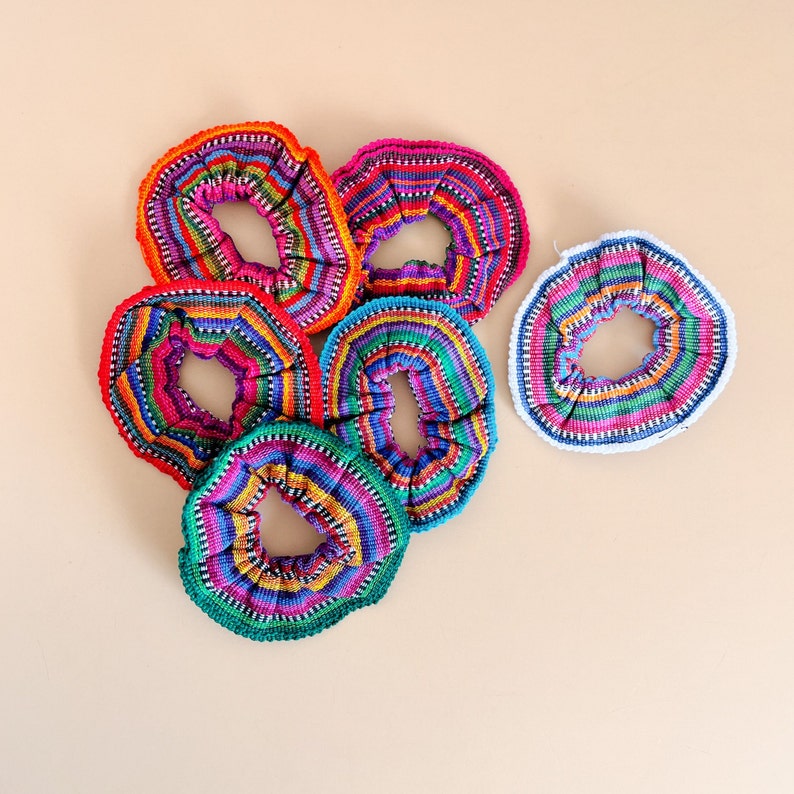 4 Pack Srunchies, Set de Scrunchies Guatemaltecos, Scrunchies Textiles, Scrunchies para el Cabello, Scrunchies Coloridos, Corbata de Cabello Colorida, Regalo para Ella imagen 9