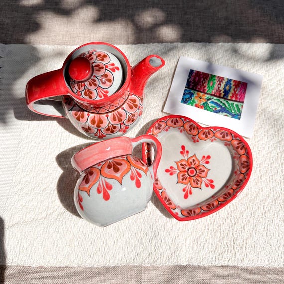 皿・プレート HUMAN MADE HEART CERAMICS TRAY RED Heart Shaped Plate, Ceramic Heart Plate, Artisanal Pottery