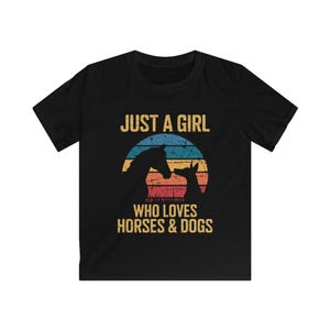 Kids Vintage Just A Girl Who Loves Horses and Dogs Apparel for Country Girls, Western Lifestyle Fans, Rustic Farmhouse Enthusiasts T-Shirt